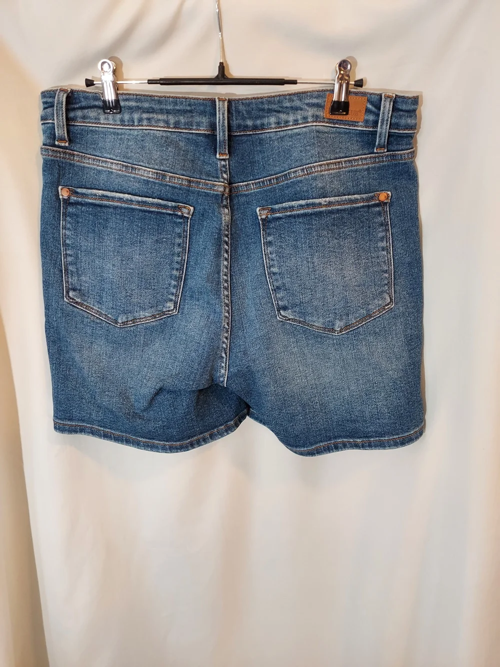 Judy Blue High-Waisted Front Seam Distressed Denim Shorts Size XL